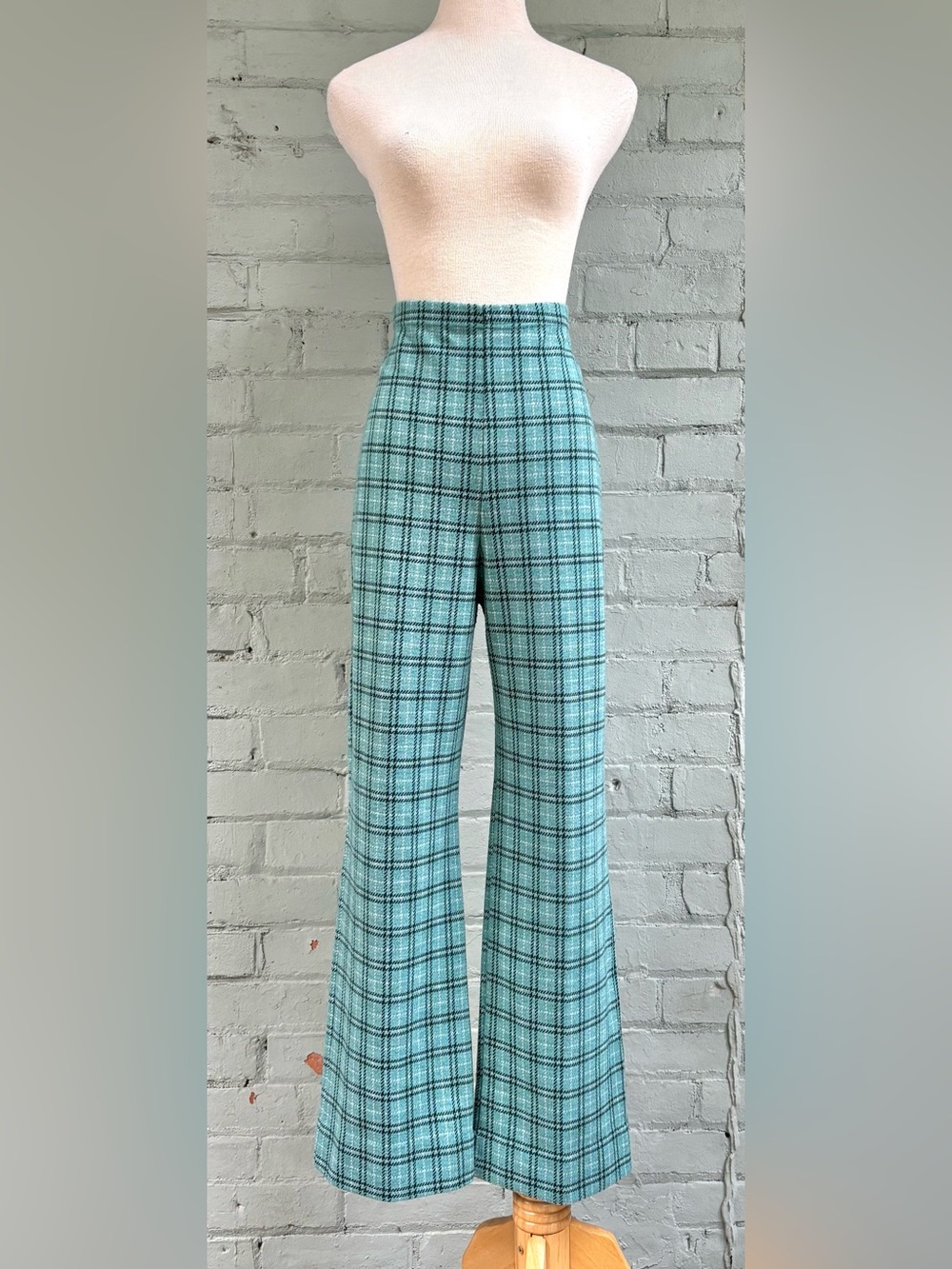 Vintage 1970s Green Plaid High-Waist Wide-Leg Pants - Picture 2 of 12